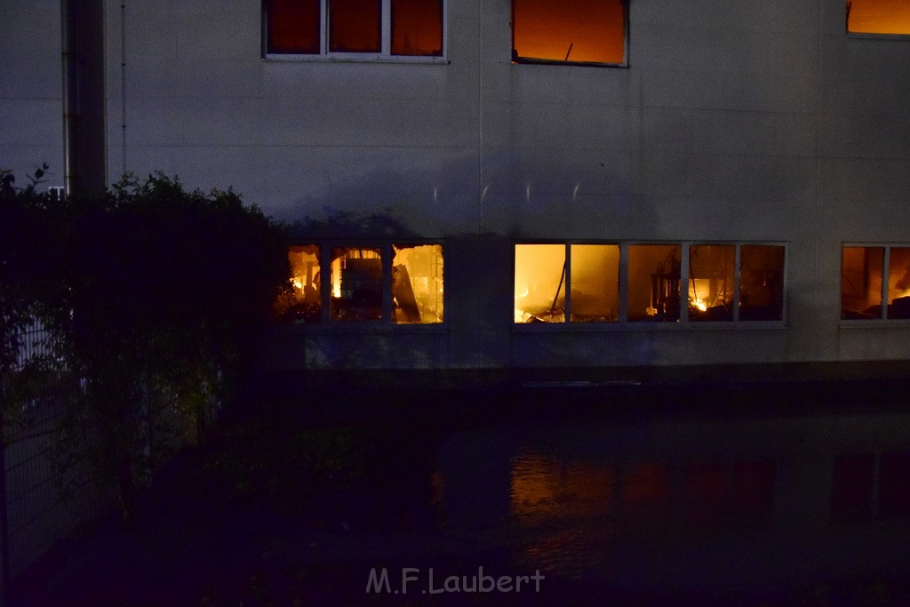 Grossbrand Halle Troisdorf Kriegsdorf Junkersring P515.JPG - Miklos Laubert
